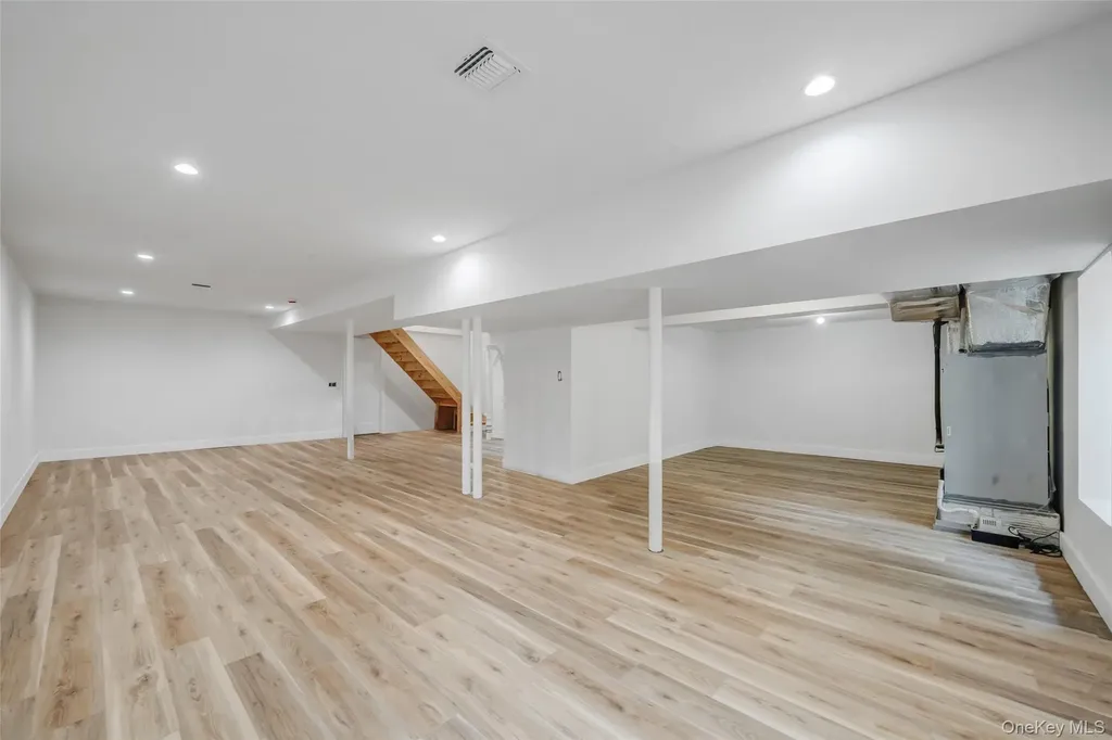 628 Meadow Road Smithtown NY 11754