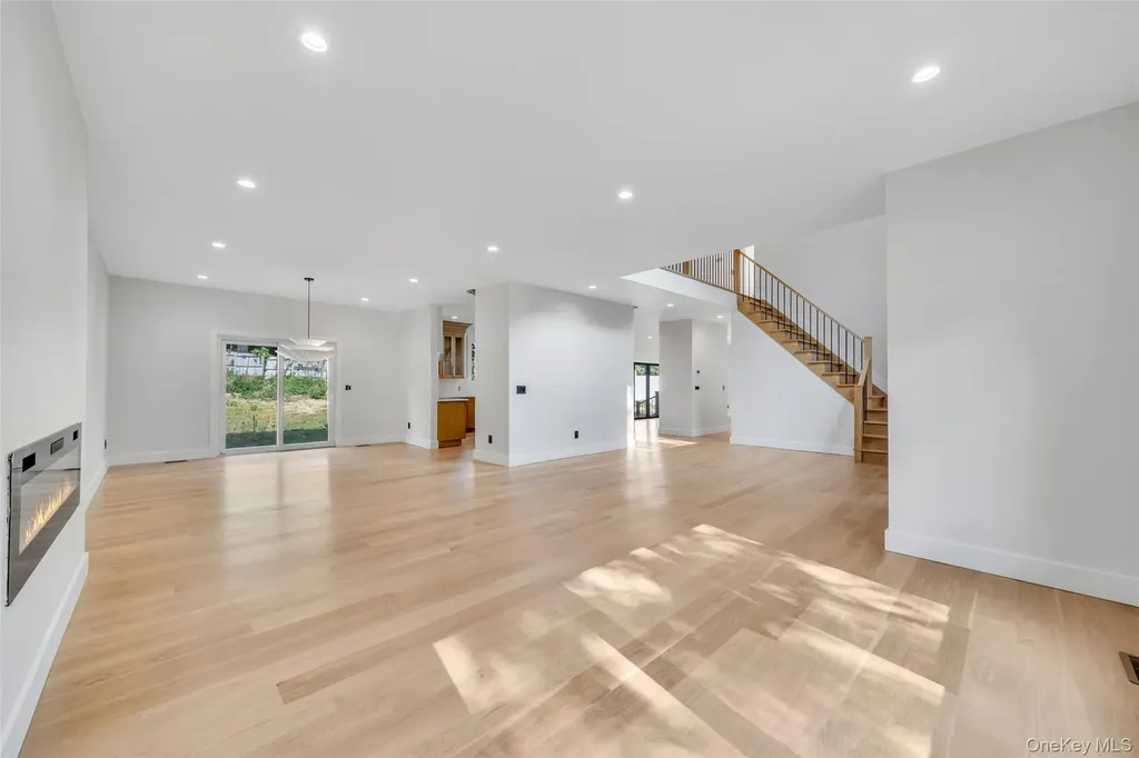 628 Meadow Road Smithtown NY 11754