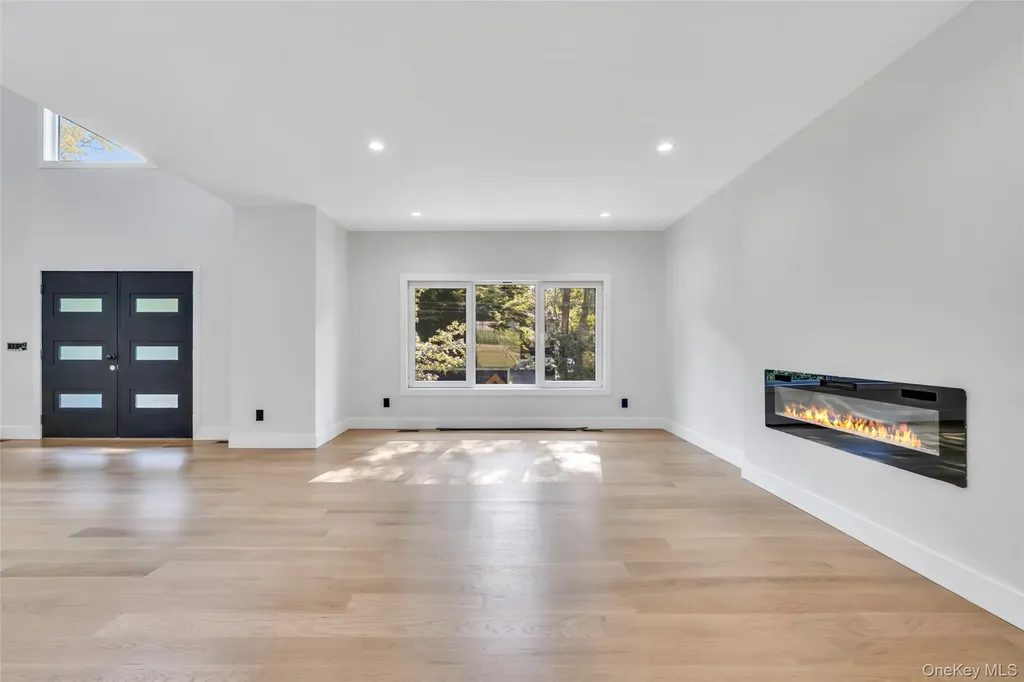 628 Meadow Road Smithtown NY 11754