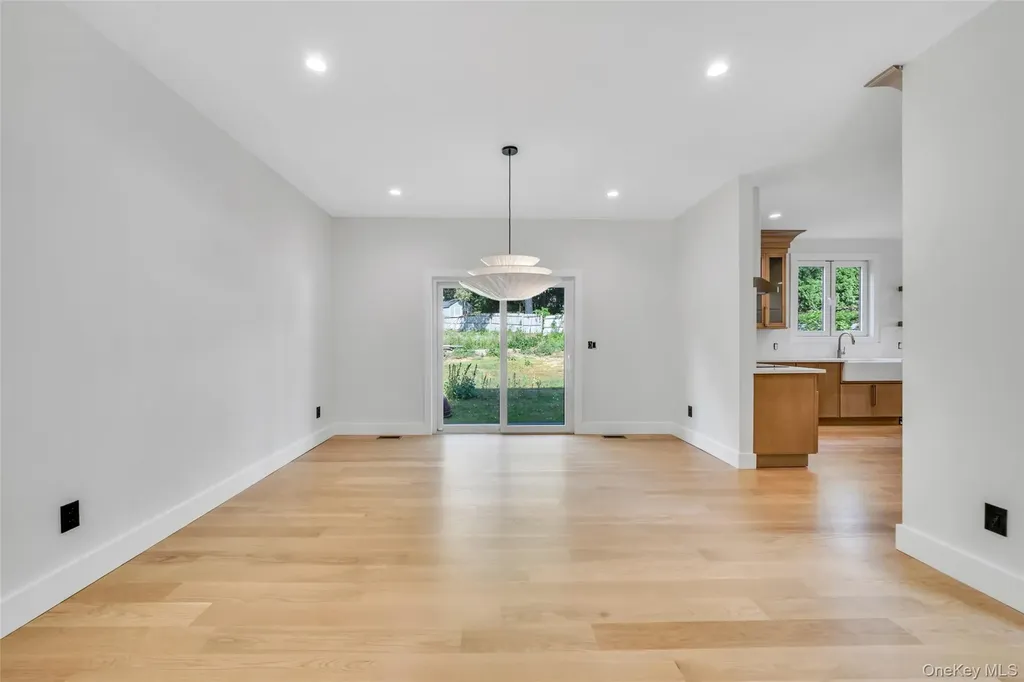 628 Meadow Road Smithtown NY 11754