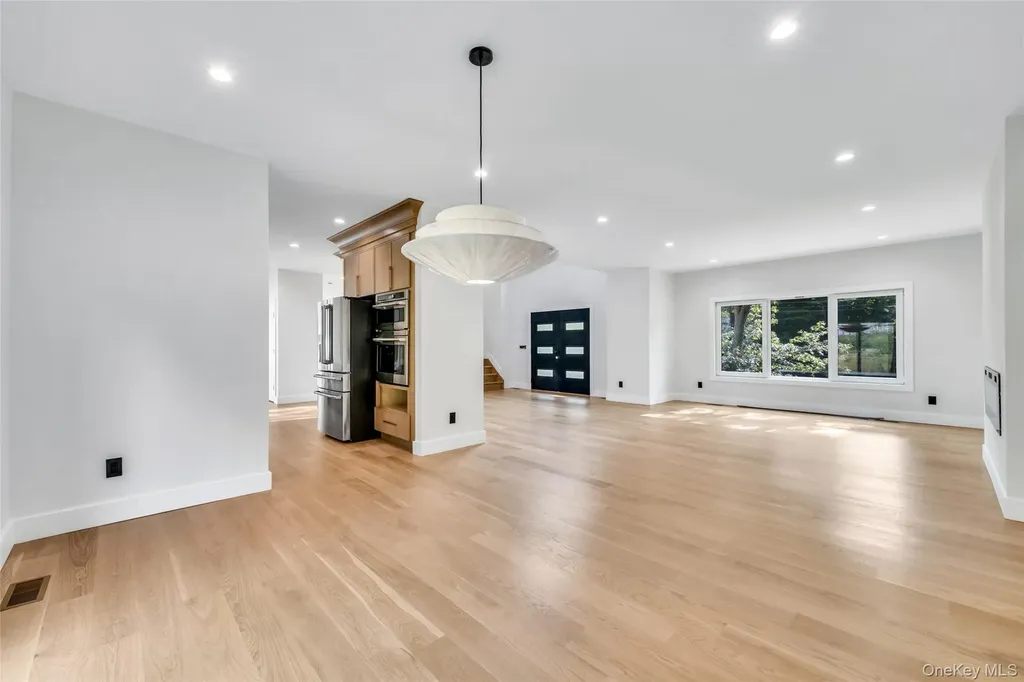 628 Meadow Road Smithtown NY 11754