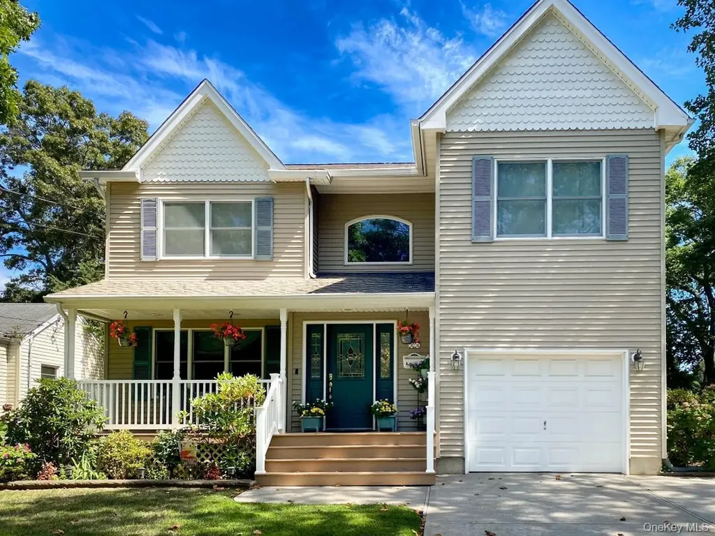 29 Bailey Avenue Babylon NY 11702