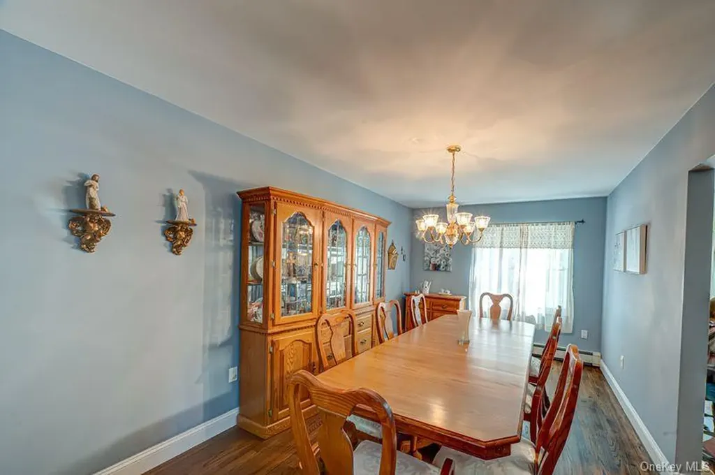 29 Bailey Avenue Babylon NY 11702