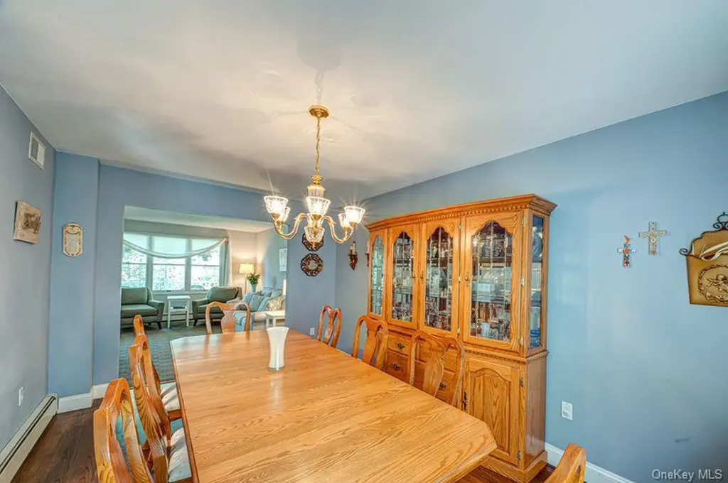 29 Bailey Avenue Babylon NY 11702