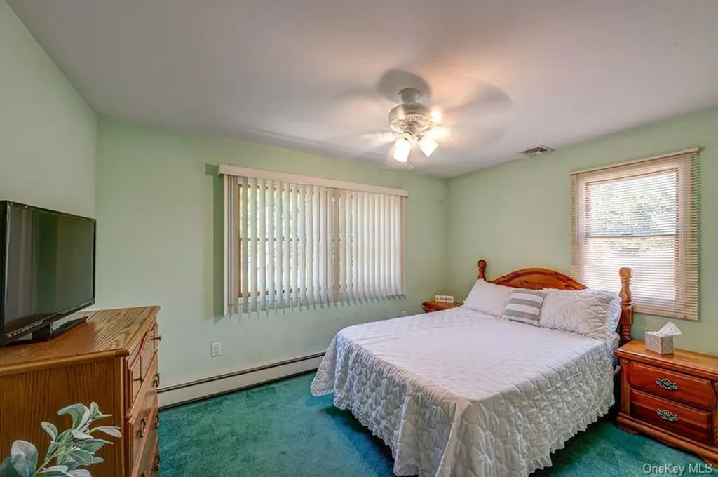 29 Bailey Avenue Babylon NY 11702