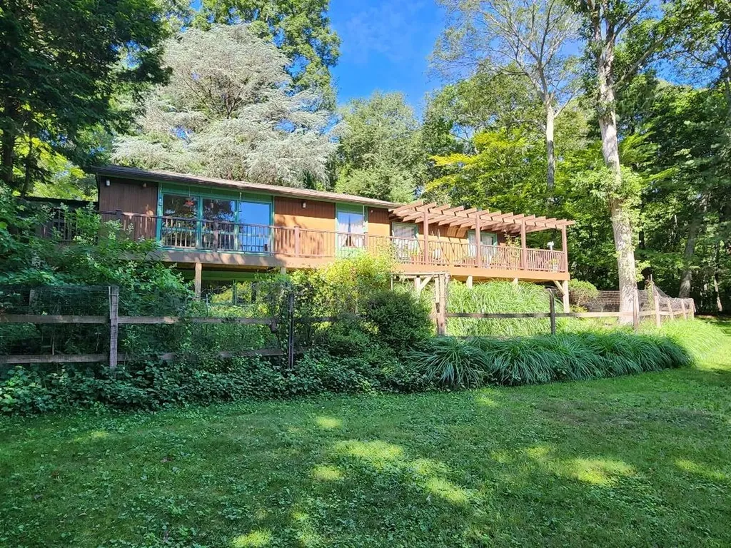 21 W Bartlett Road Middle Island NY 11953