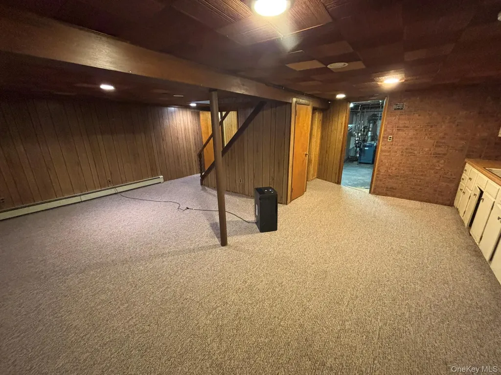 166 Evans Street New Hyde Park NY 11040