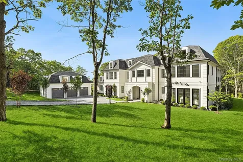 3360 Wunneweta Road Cutchogue NY 11935