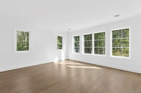 3360 Wunneweta Road Cutchogue NY 11935