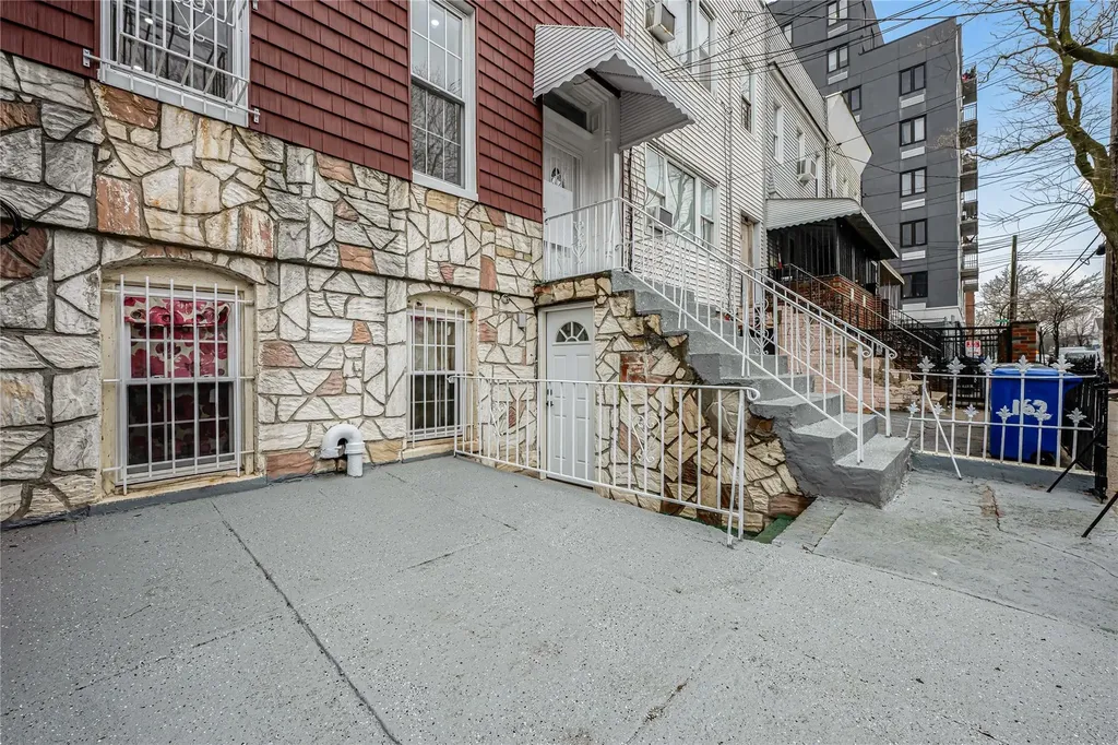 164 Atkins Avenue Brooklyn NY 11208