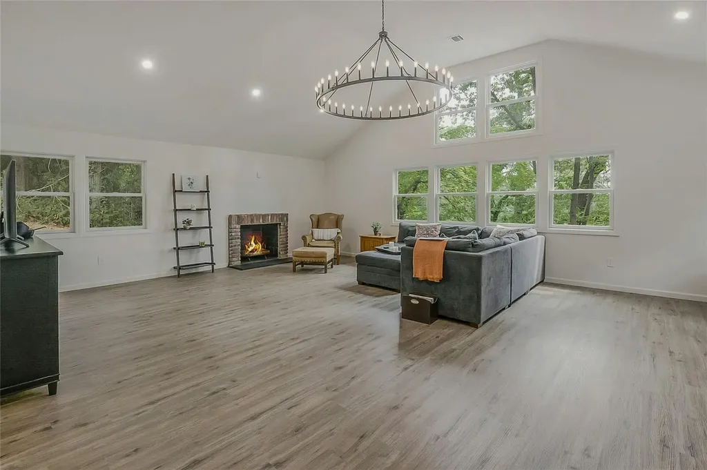 25 Spring Hollow Road Centerport NY 11721