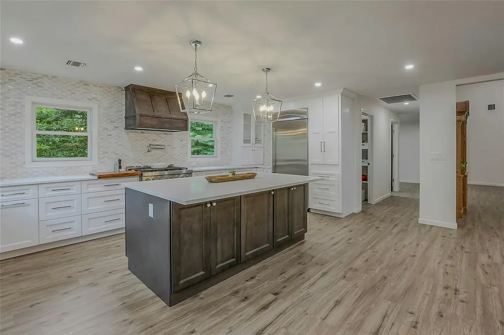 25 Spring Hollow Road Centerport NY 11721