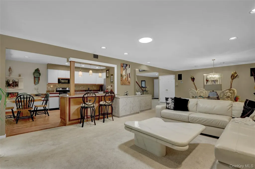 52 Boathouse Lane Bay Shore NY 11706