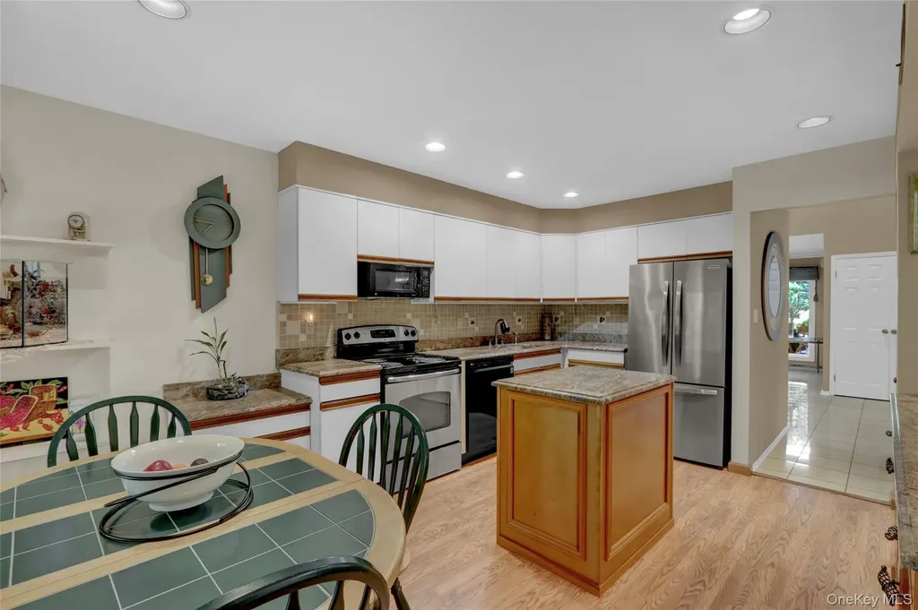 52 Boathouse Lane Bay Shore NY 11706