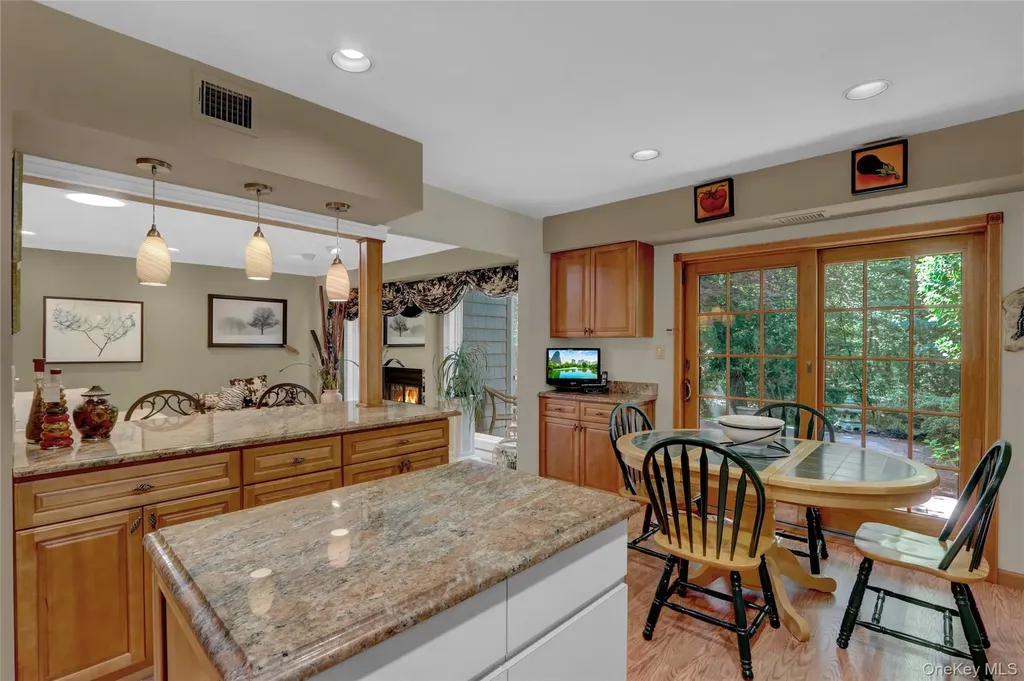 52 Boathouse Lane Bay Shore NY 11706