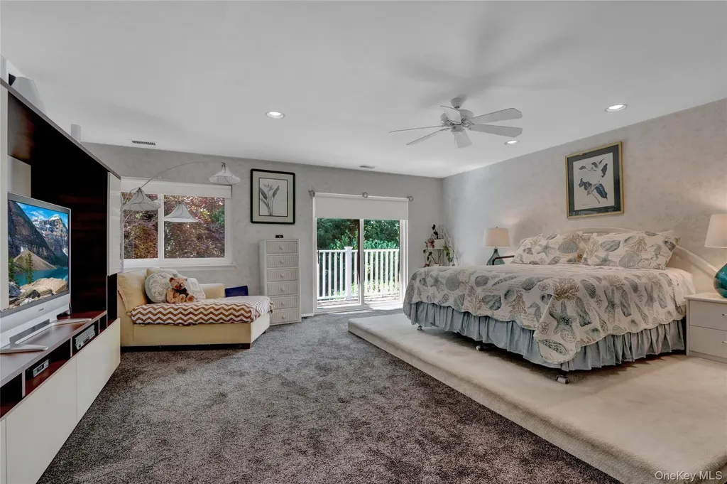 52 Boathouse Lane Bay Shore NY 11706
