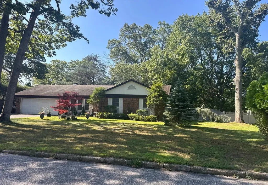 43 Summercress Lane Coram NY 11727