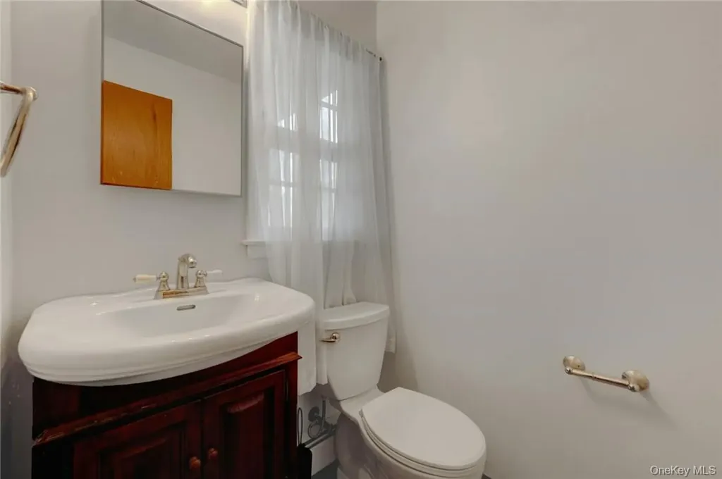 25 Cragmere Road Airmont NY 10901