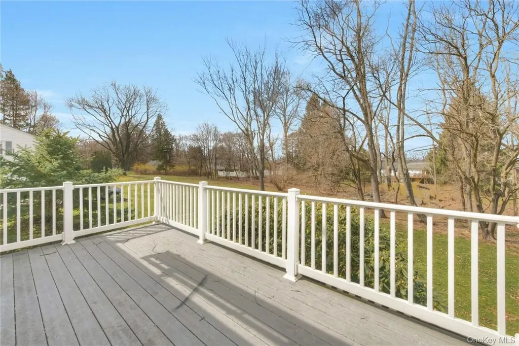 25 Cragmere Road Airmont NY 10901