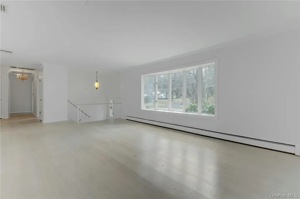 25 Cragmere Road Airmont NY 10901