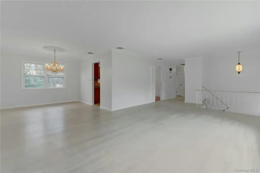 25 Cragmere Road Airmont NY 10901
