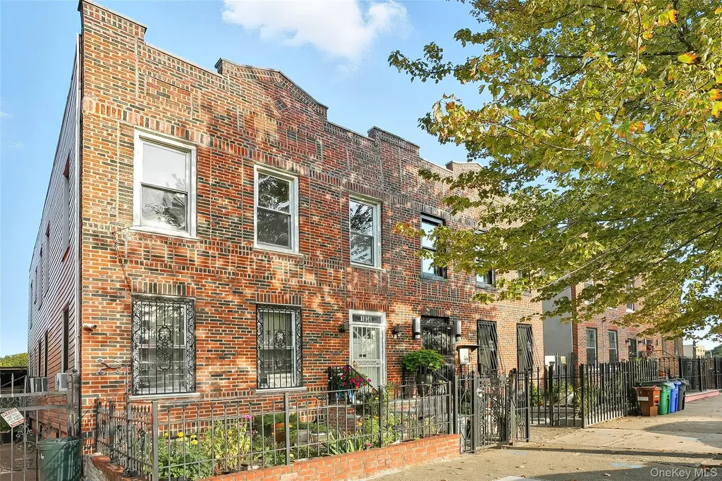 1036 Metcalf Avenue Bronx NY 10472