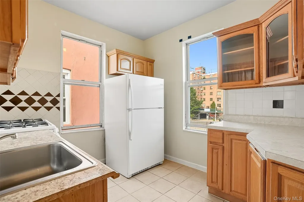 1036 Metcalf Avenue Bronx NY 10472