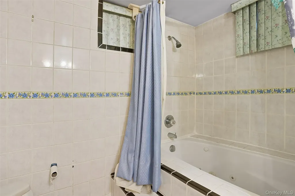 1036 Metcalf Avenue Bronx NY 10472