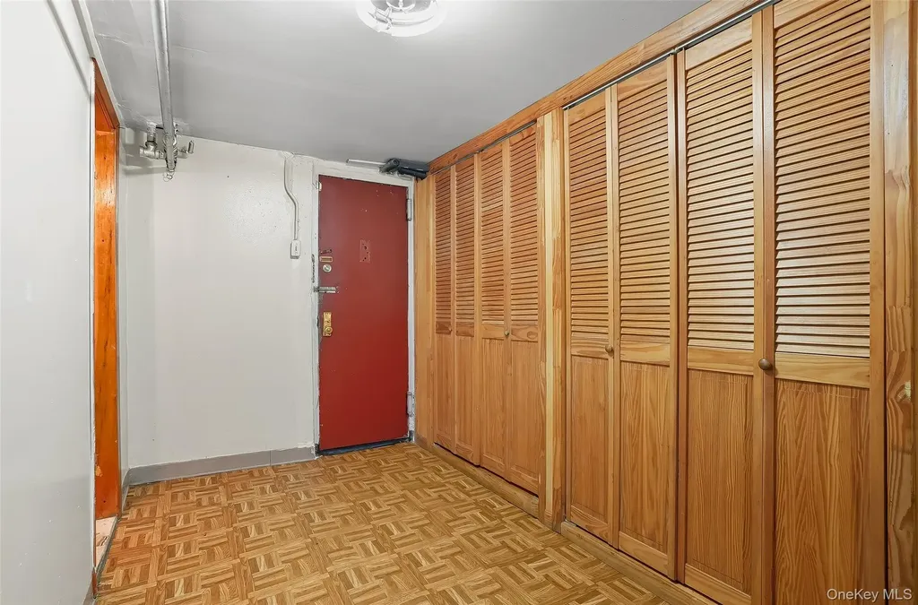 1036 Metcalf Avenue Bronx NY 10472