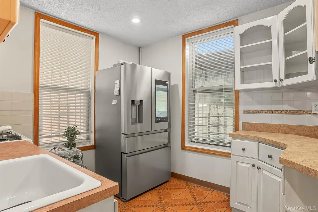 1036 Metcalf Avenue Bronx NY 10472