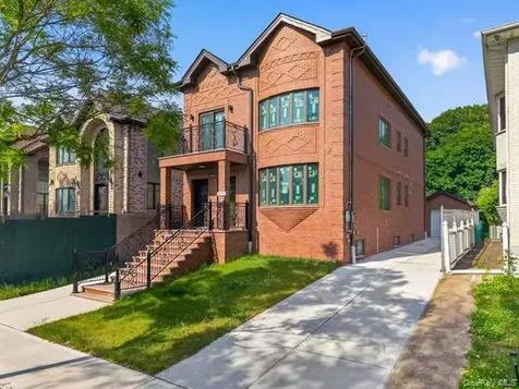 6973 229th Street Oakland Gardens NY 11364