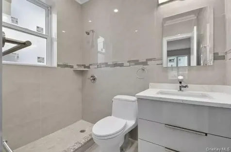 6973 229th Street Oakland Gardens NY 11364