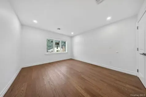 6973 229th Street Oakland Gardens NY 11364