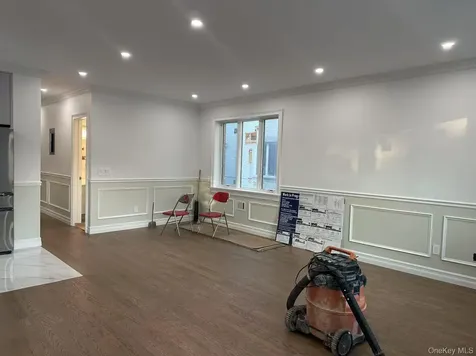 6973 229th Street Oakland Gardens NY 11364