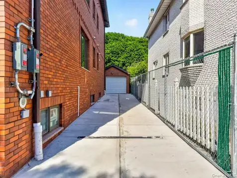 6973 229th Street Oakland Gardens NY 11364