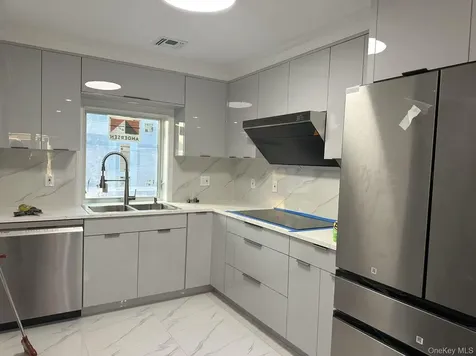 6973 229th Street Oakland Gardens NY 11364
