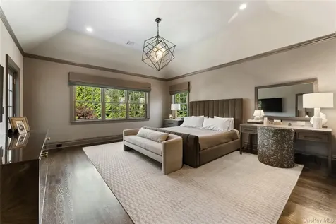 217 Rock Creek Lane Scarsdale NY 10583