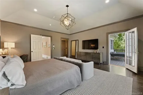217 Rock Creek Lane Scarsdale NY 10583