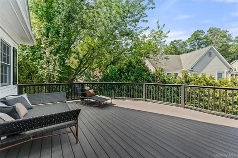 217 Rock Creek Lane Scarsdale NY 10583