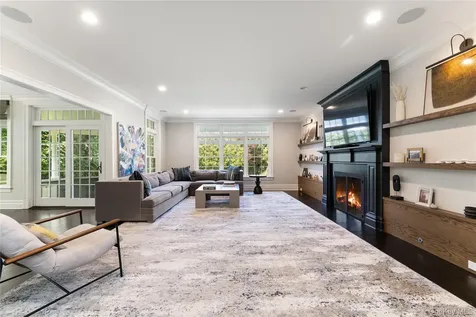 217 Rock Creek Lane Scarsdale NY 10583