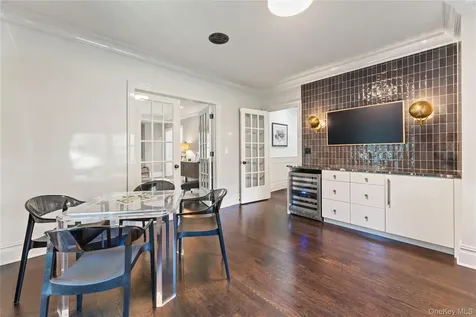 217 Rock Creek Lane Scarsdale NY 10583