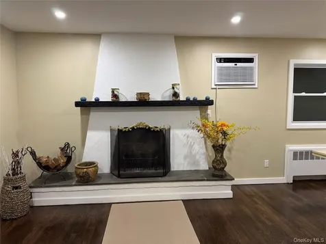 2711 W Alder Road Bellmore NY 11710