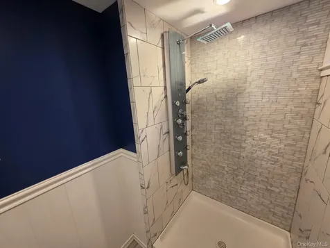 2711 W Alder Road Bellmore NY 11710