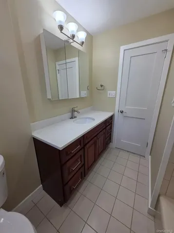 2711 W Alder Road Bellmore NY 11710