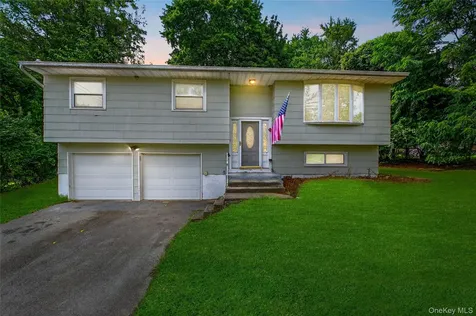 4 Fern Lane Poughkeepsie NY 12601