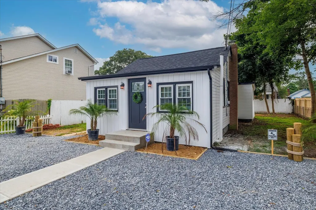 192 E Parkview Drive Shirley NY 11967