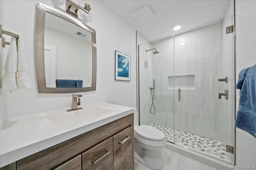 161 Boathouse Lane Bay Shore NY 11706