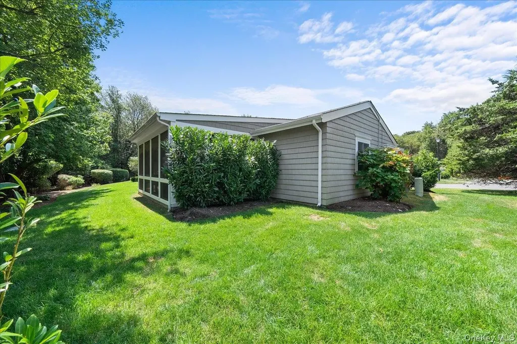 161 Boathouse Lane Bay Shore NY 11706