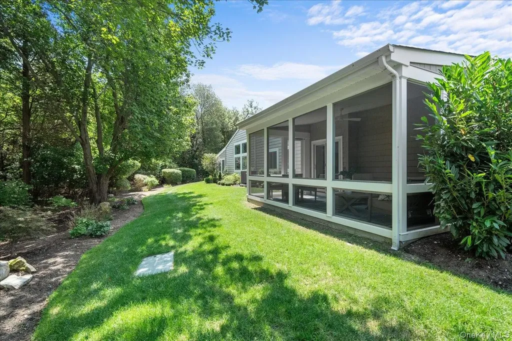 161 Boathouse Lane Bay Shore NY 11706