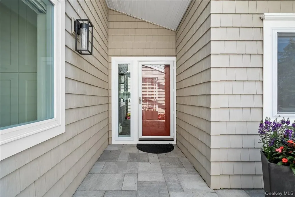 161 Boathouse Lane Bay Shore NY 11706